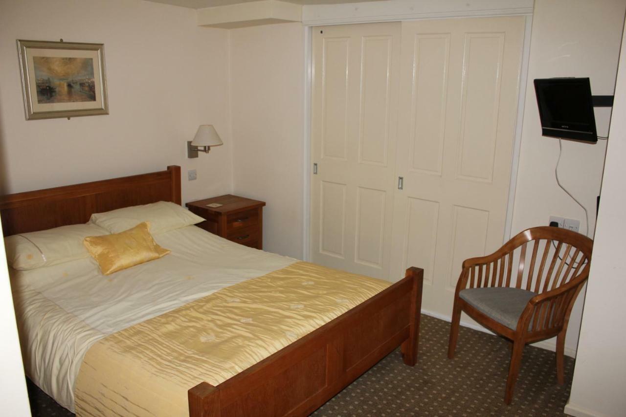 The Haymaker Inn Chard Room photo